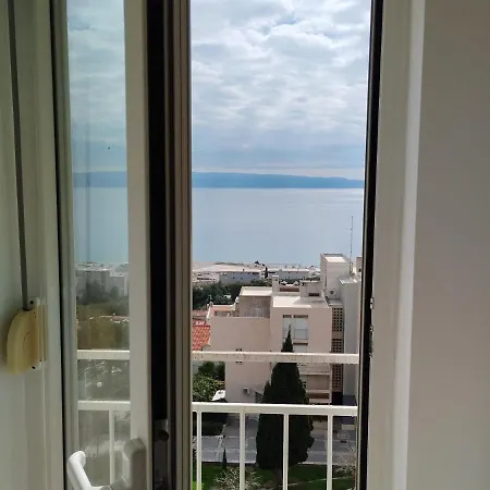 Apartment Azure View Split