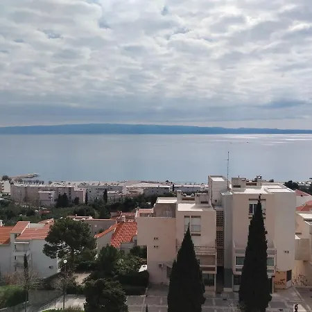 Azure View Apartman *