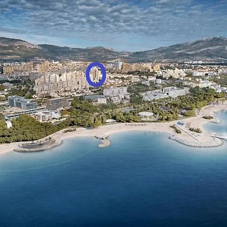 Апартаменти Azure View